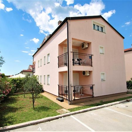 Apartment Mendikovic Porec Esterno foto