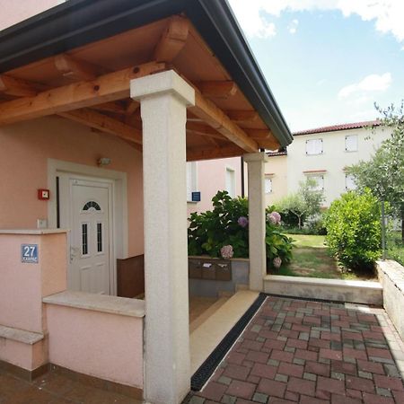 Apartment Mendikovic Porec Esterno foto