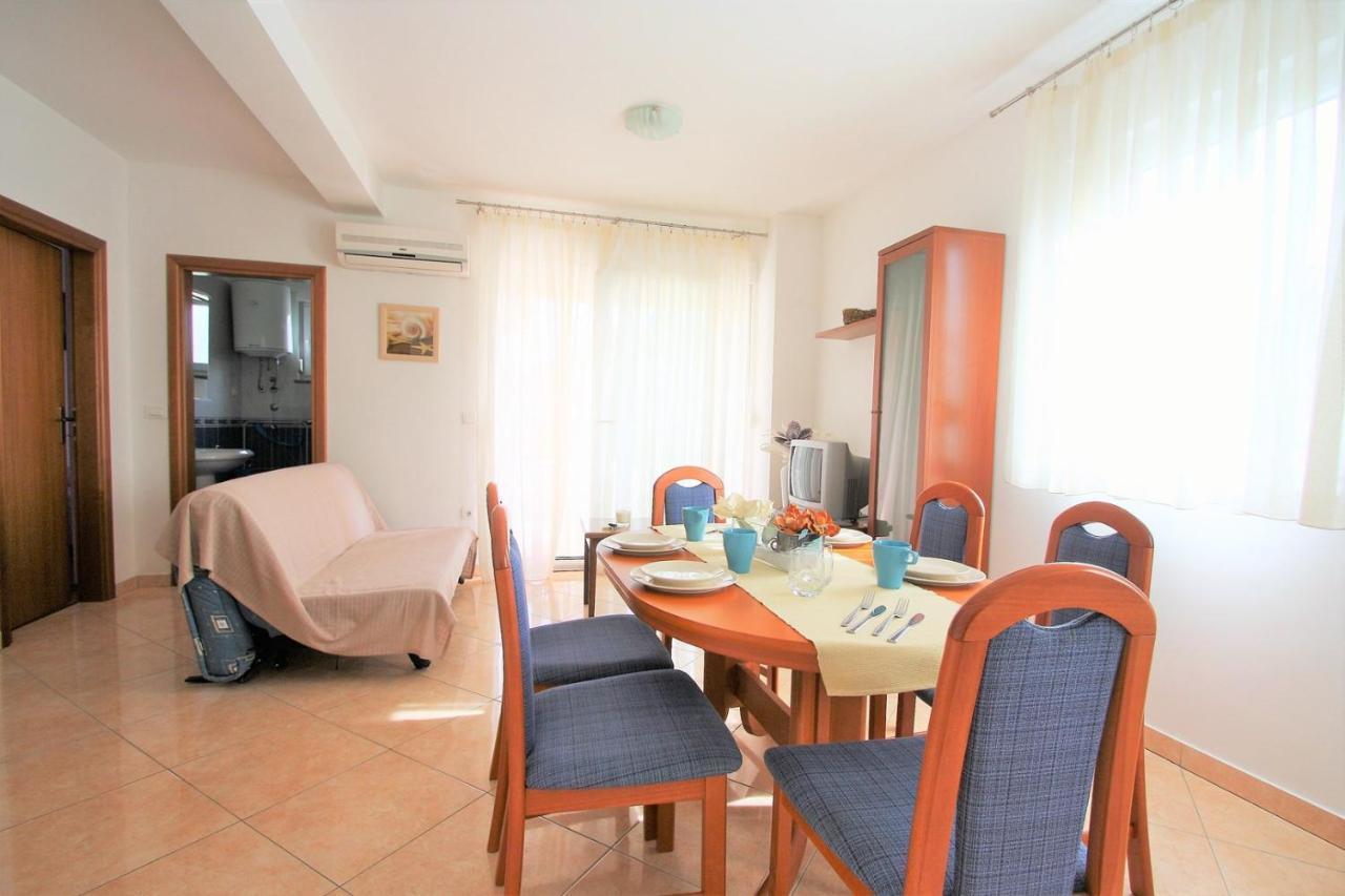 Apartment Mendikovic Porec Esterno foto