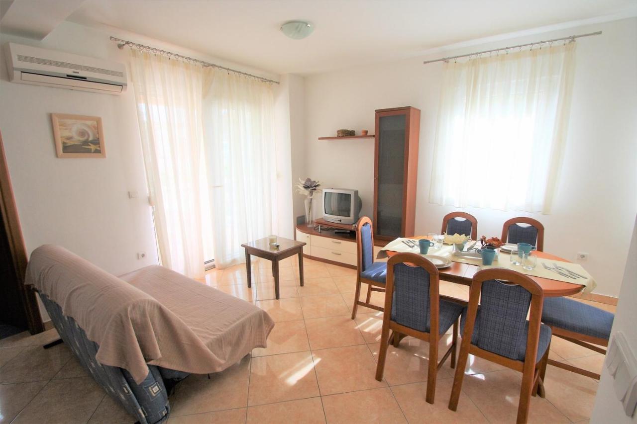 Apartment Mendikovic Porec Esterno foto