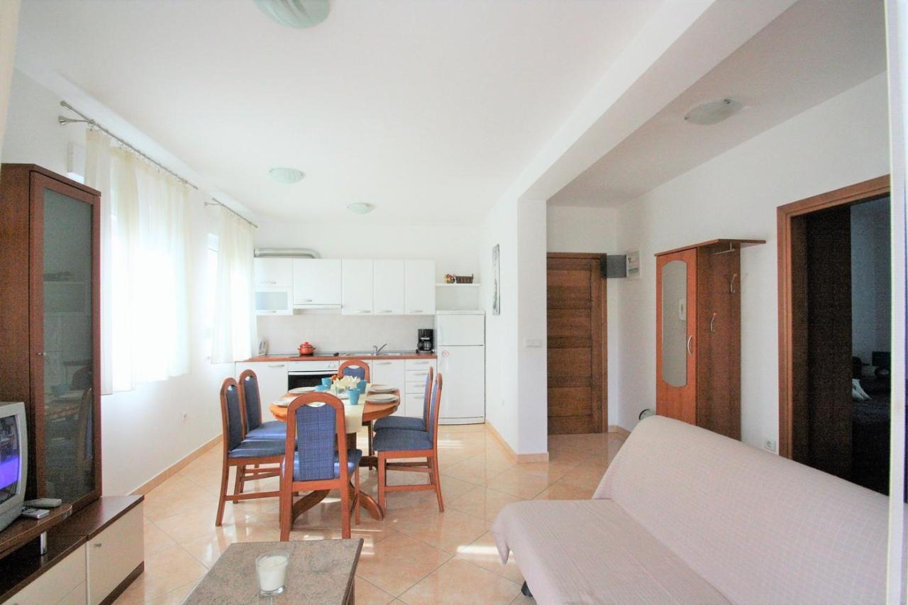 Apartment Mendikovic Porec Esterno foto
