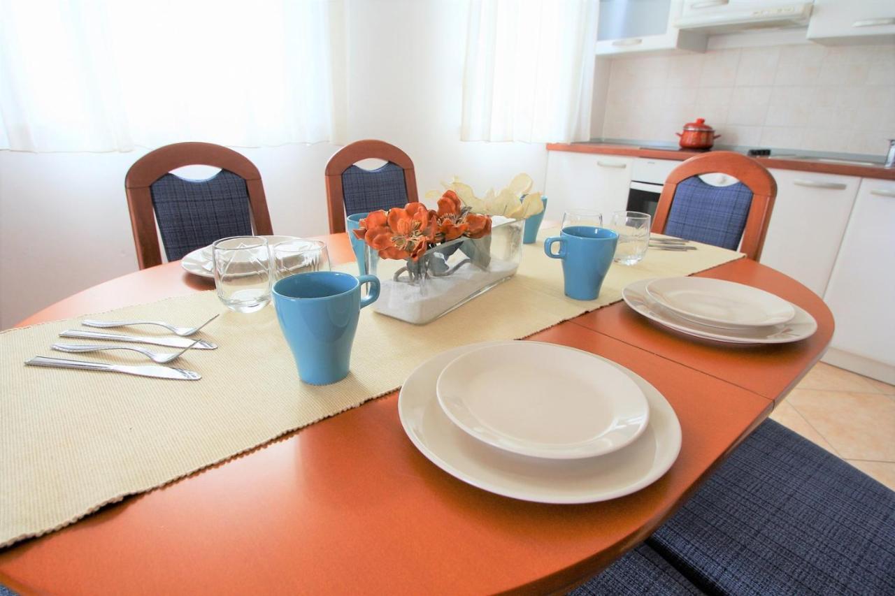 Apartment Mendikovic Porec Esterno foto