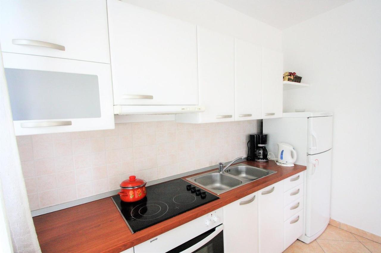 Apartment Mendikovic Porec Esterno foto